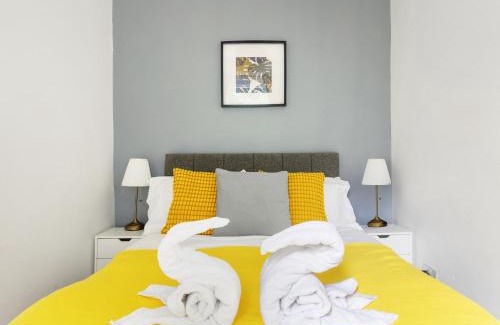 Somers Town Apartment | Modern Camden Apartment with Large Private Garden