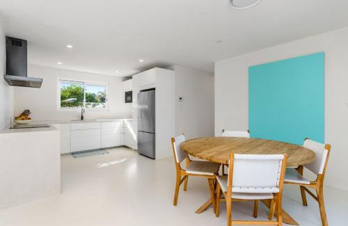 Byron Bay Villa | Modern Coastal Escape - Stylish 3 BR Home with Pool