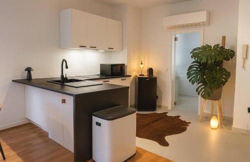 Antwerp Apartment | Modern Comfort - Bus & Tram at Door
