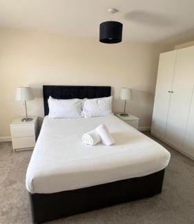 Corby House | Modern & cozy 4 bed detached home
