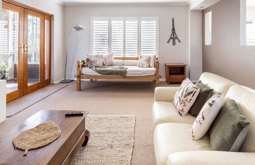 South Perth Apartment | Modern, Cozy Home Away from Home