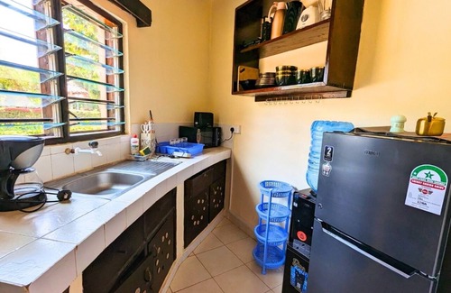 Diani Beach Apartment | Modern Diani studio near Carrefour with pool; AC use via guest-paid tokens.nnnn