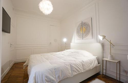 Quartier du Gros-Caillou Apartment | Modern Duplex Close To The Eiffel Tower