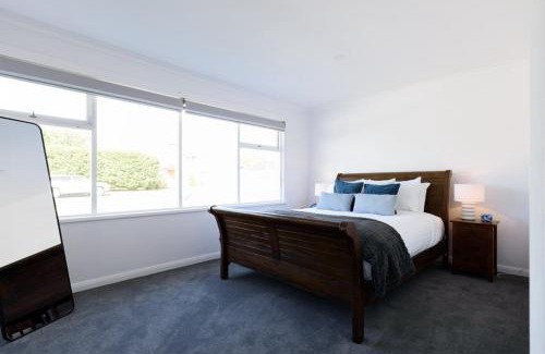 East Devonport House | Modern Ease in East Devonport