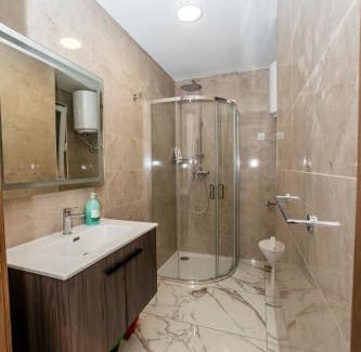 Bugibba Apartment | Modern Escape 3-Bedroom Maisonette with Free Parking