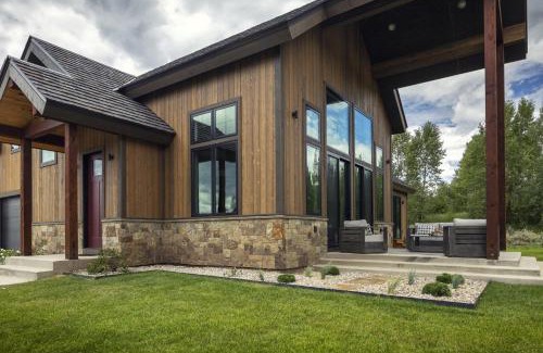 Driggs House | Modern Escape on Ski Hill Rd