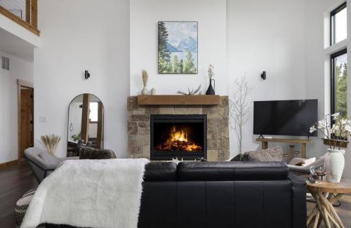Driggs House | Modern Escape on Ski Hill Rd