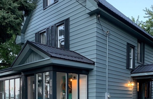 Niagara Falls House | Modern Farmhouse in Niagara’s Wine Country