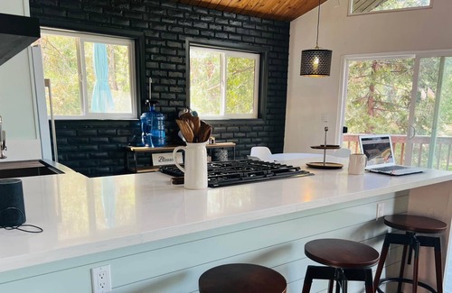 Crestline Ski Chalet | Modern Farmhouse Cabin in Crestline