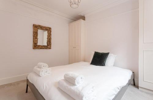 Camden Town Apartment | Modern Garden Apartment Camden
