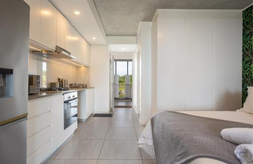 Hillhead Apartment | Modern Ground Floor Studio Apartment