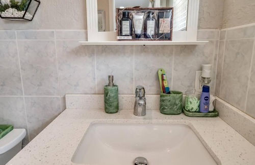 Central Fort Lauderdale Apartment | Modern home 10 minutes from Fort Lauderdale beach!