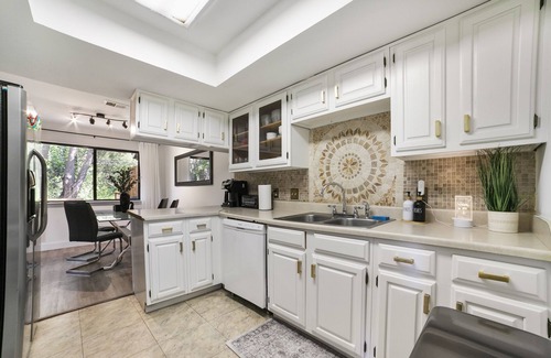 East Riverside - Oltorf House | Modern Home 7 Min from Downtown