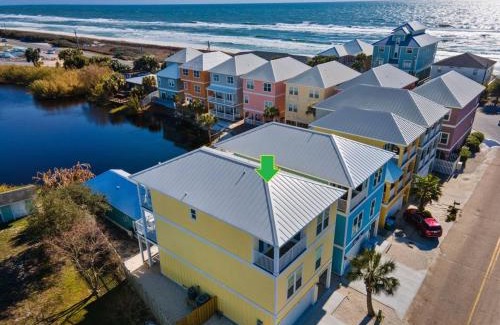 Riviera Beach House | Modern House with pool access near the beach!