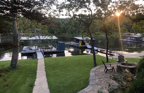 Gravois Mills House | Modern lake home steps from calm water in a quiet cove.