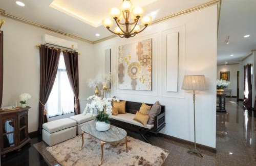 Mae Hia Villa | Modern Lanna Style Grand Pool Villa