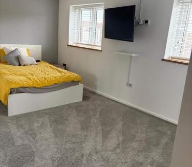 St George House | Modern large open plan 4 bed property in Abergele