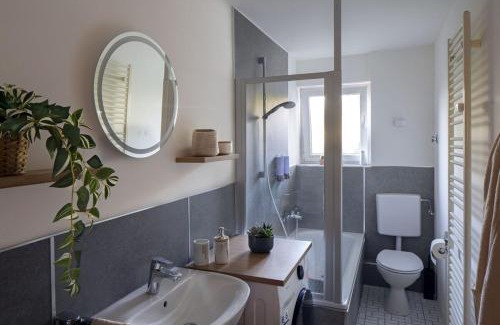 Menden-Holthausen Apartment | Modern Living in Mülheim Your Perfect Stay