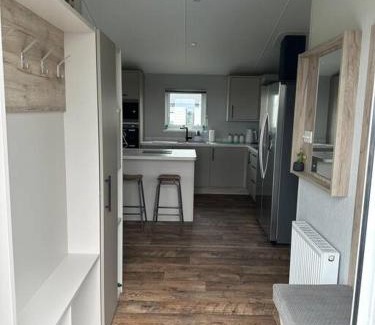 Truro House | Modern Lodge with Amazing Views