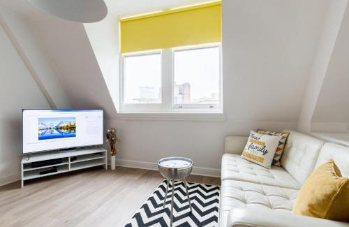 Birmingham City Centre Apartment | Modern Loft Grand Central