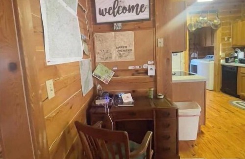 Sunset House | Modern Log Cabin near Lake Keowee sleeps 6-8 Hunting and Hicking Trails