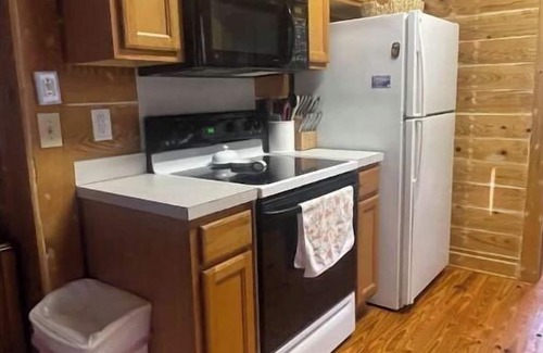 Sunset House | Modern Log Cabin near Lake Keowee sleeps 6-8 Hunting and Hicking Trails
