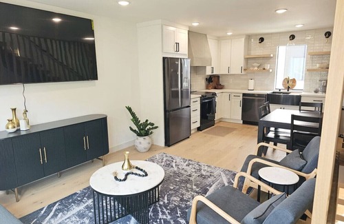 Genesee House | Modern new home w/water views