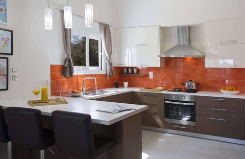 Apolpaina Villa | Modern newly built house 150m2, children friendly, in an olive grove 4000 sq