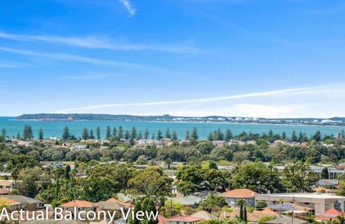 Kogarah Bed & Breakfast | Modern Penthouse like Shared Apartment with Ocean views