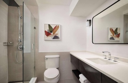 White Plains Hotel | Modern Pet-Friendly Two Queen Room Close to NYC Day Trips