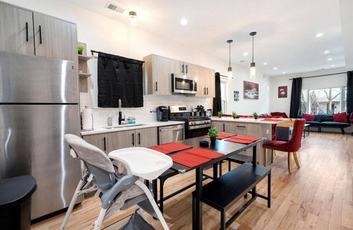 Pilsen Apartment | Modern Pilsen Apt 3 Bedrooms