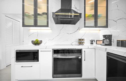 Buena Vista Apartment | Modern Private Oasis by Design District & Wynwood