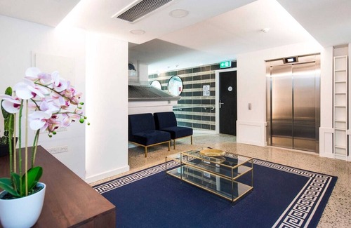 Perth Apartment | Modern Room With Rooftop Terrace Located Centrally
