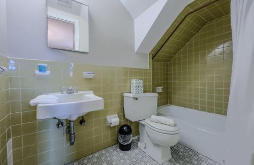 Prudential - St. Botolph Apartment | Modern South End Studio Apt