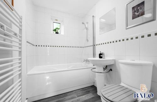 Clayton Apartment | Modern spacious 2Bedroom Apartment Great! Location by Etihad ManCity stadium& coop Live Arena