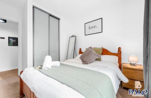 Clayton Apartment | Modern spacious 2Bedroom Apartment Great! Location by Etihad ManCity stadium& coop Live Arena