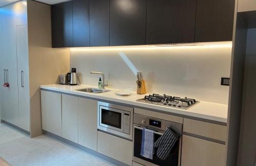 Rouse Hill Apartment | Modern Stay by Tallawong Metro