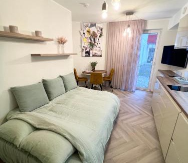 Kadriorg Apartment | Modern studio apartment with full kitchen and bathroom in Kadriorg, Tallinn city centre
