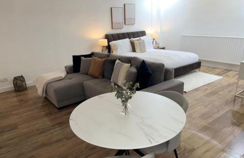 Queen's Gate Apartment | Modern studio in popular South Kensington location