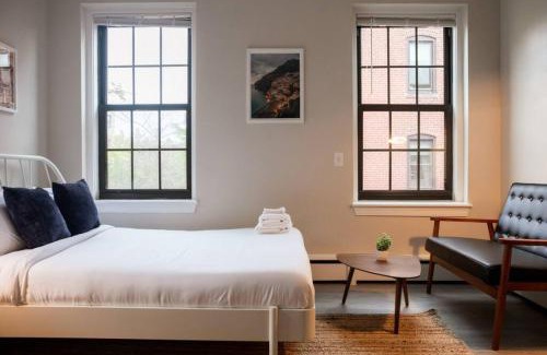 Prudential - St. Botolph Apartment | Modern Studio in South End