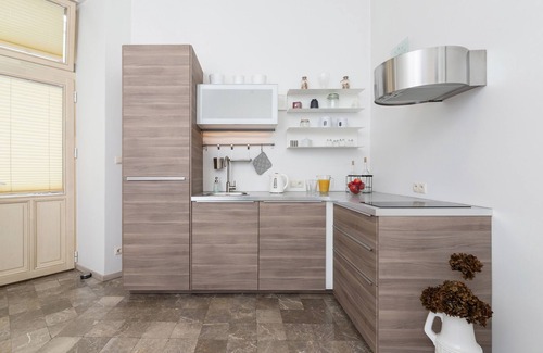Stradom Apartment | Modern Studio Kantor by Renters