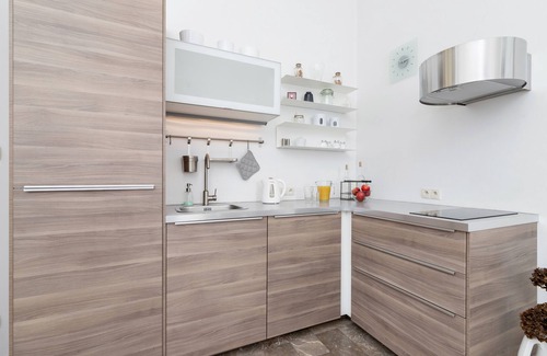 Stradom Apartment | Modern Studio Kantor by Renters