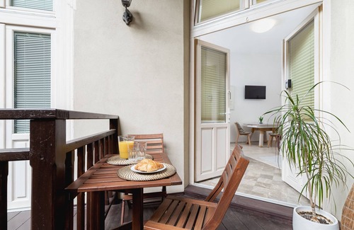 Stradom Apartment | Modern Studio Kantor by Renters