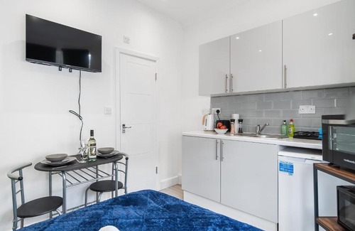 Brent Apartment | Modern Studio Rooms in Zone 2 London