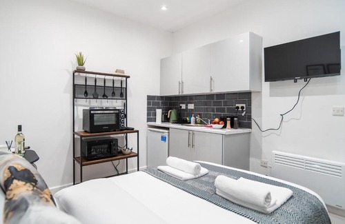 Brent Apartment | Modern Studio Rooms in Zone 2 London