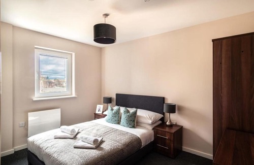 Old Trafford Apartment | Modern & Stylish 2 Bed Apartment in Manchester