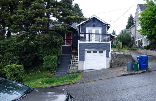 Fremont Apartment | Modern/Stylish Studio in charming Fremont neighborhood