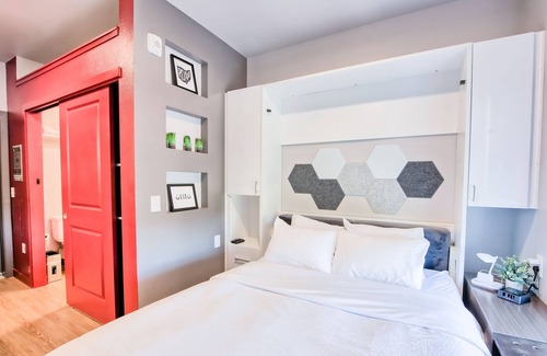 University District House | ⭐ Modern Tiny Studio 🌃 Free Parking, Hot Tub, Fitness Center, TV, WiFi, & More!