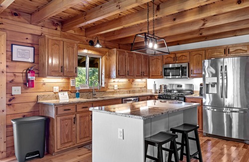 Baxter Cabin | MODERN UPSCALE CABIN WITH UNOBSTRUCTED LAKE & MOUNTAIN VIEWS