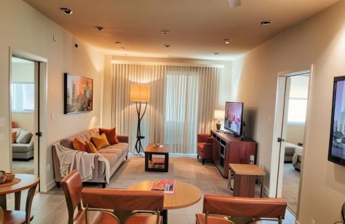 Hollywood Apartment | Modern Venice Beach Stay - Walk to Marina & Boardwalk